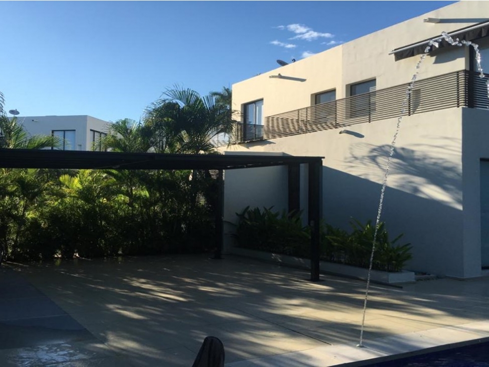 CASA EN VENTA LAGOS DEL PEÑON GIRARDOT