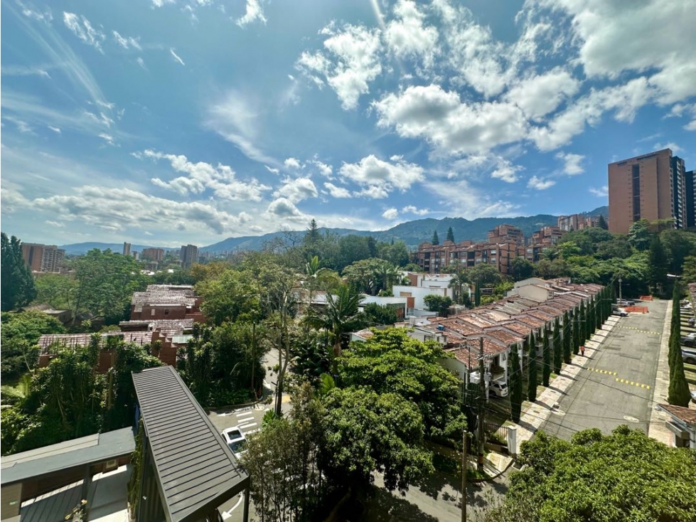 Apartamento con Vista Definida, Loma de Las Brujas, Envigado