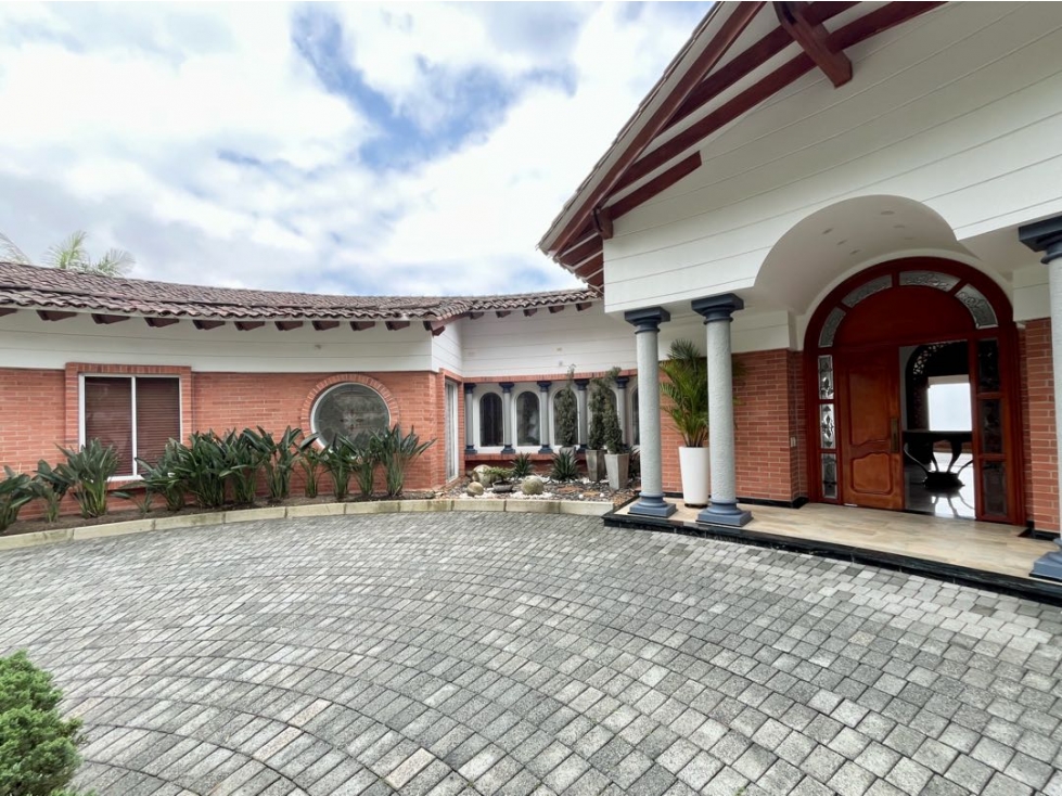 Venta Casa en Parcelacion cerrada en la loma del escobero.Envigado