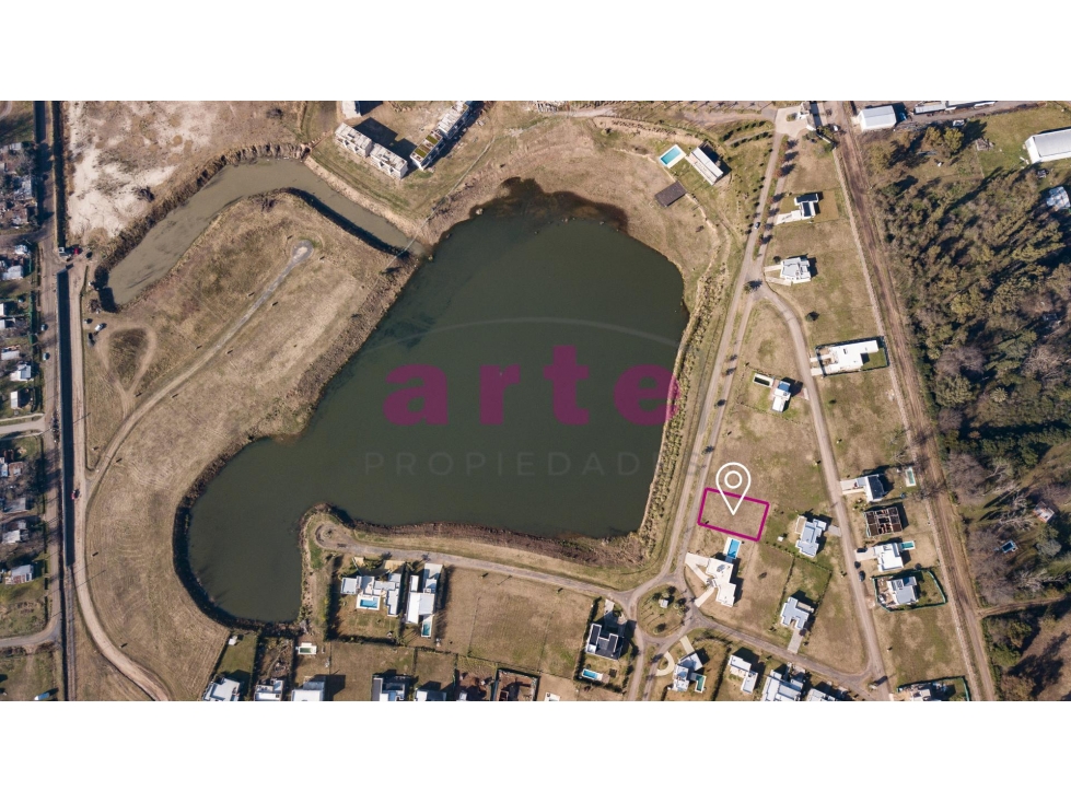 Terreno central frente a la laguna en venta en barrio cerrado los juncos P2 - 1