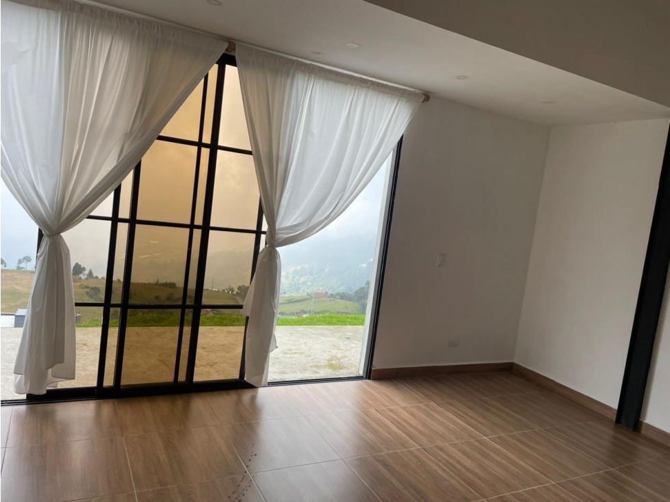 VENTA CASA CAMPESTRE VÍA ENVIGADO VEREDA LA MIEL CALDAS — foto 4