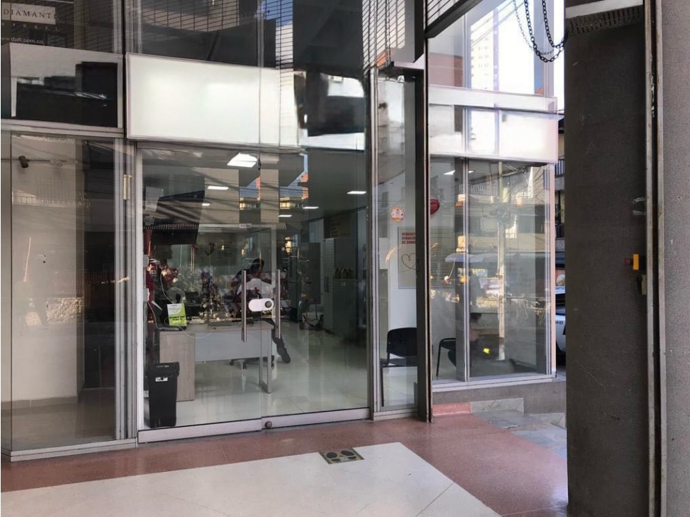 En venta local comercial en Itagui 40 mts primer piso — foto 2