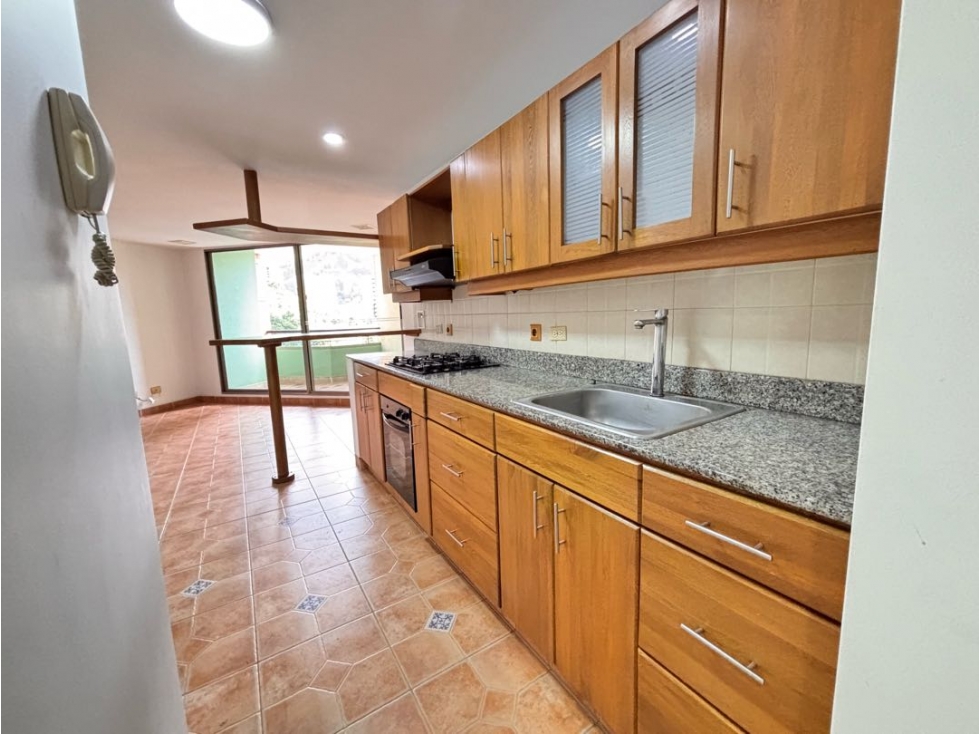 VENDO APARTAMENTO EN SABANETA, AVES MARÍAS, UBICACION ESTRATEGICA