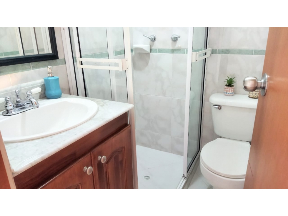 (J) Apartamento dúplex en venta en el corazón Laureles 140 mt2 — foto 2