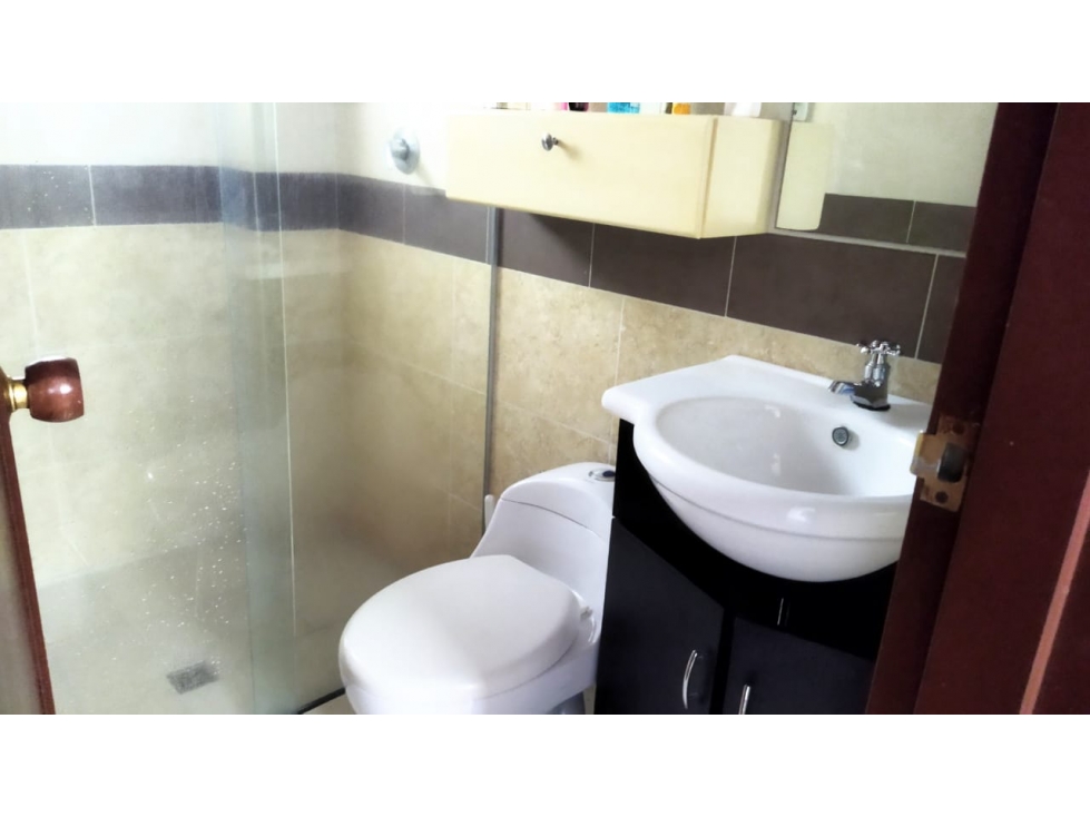 (J) Apartamento en venta Nogal 4to piso sin ascensor — foto 3