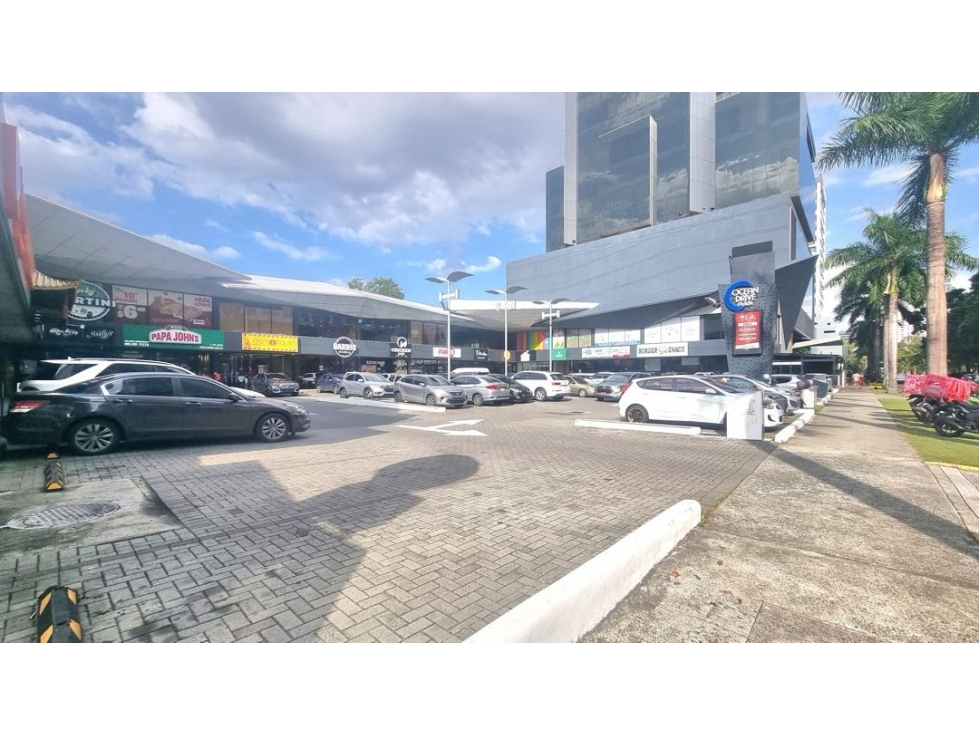 Se Vende Plaza comercial (MZ)