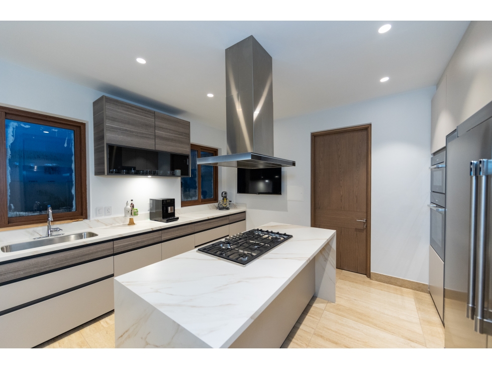SE VENDE CASA EN THE WOODS, SANTA MARÍA (MZ) — foto 4
