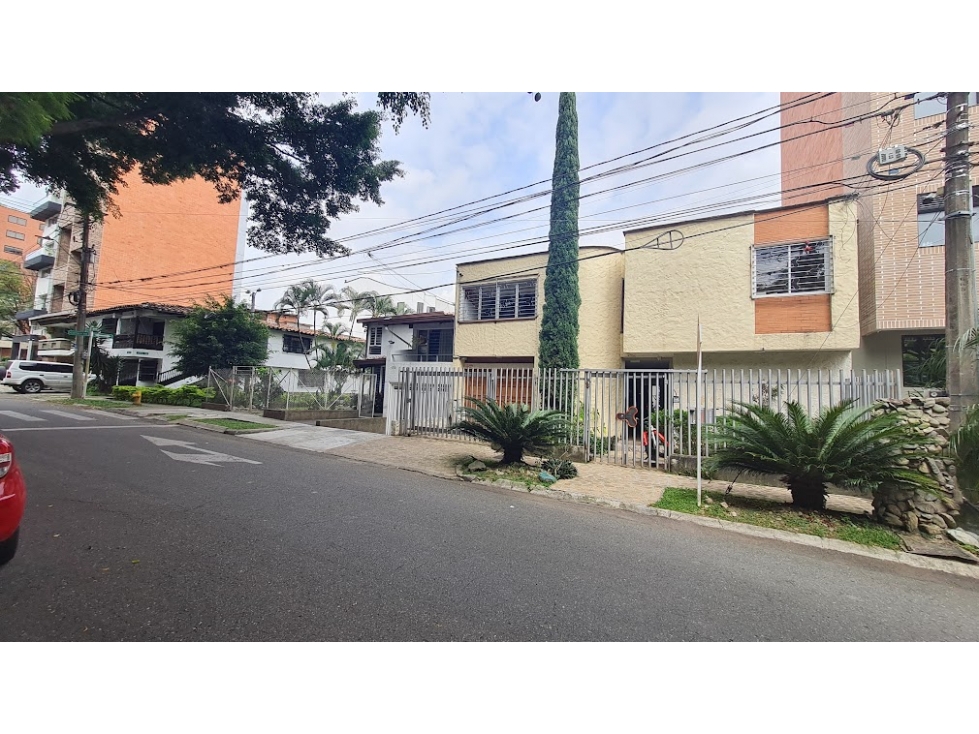 SE VENDE CASA COMERCIAL EN BELEN MALIBU