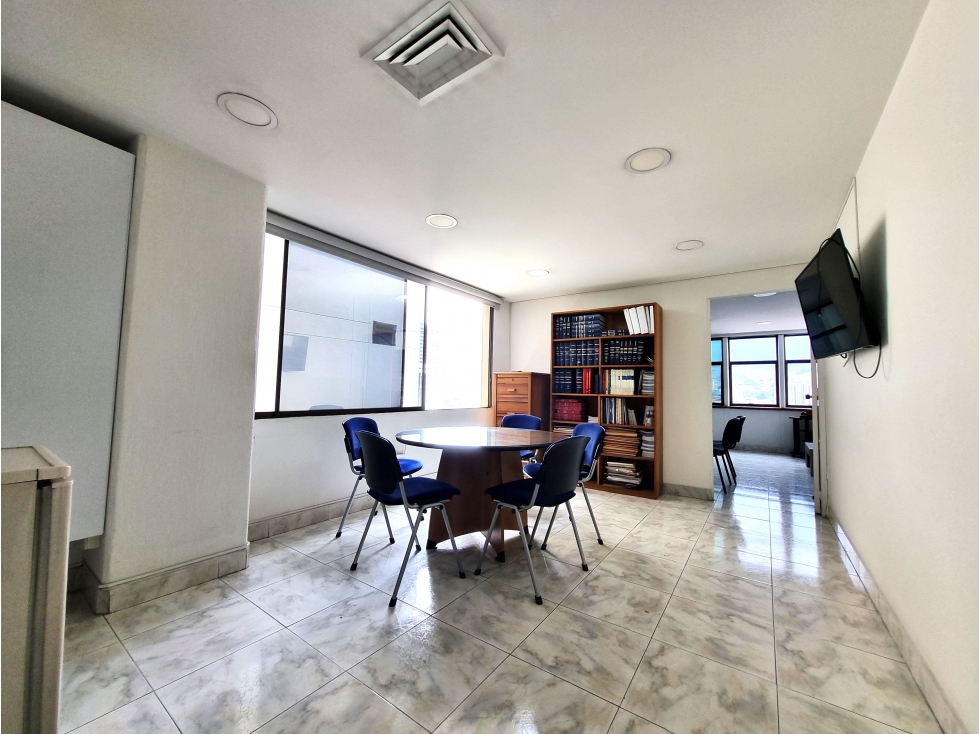 Oficina para venta, muy central — foto 4