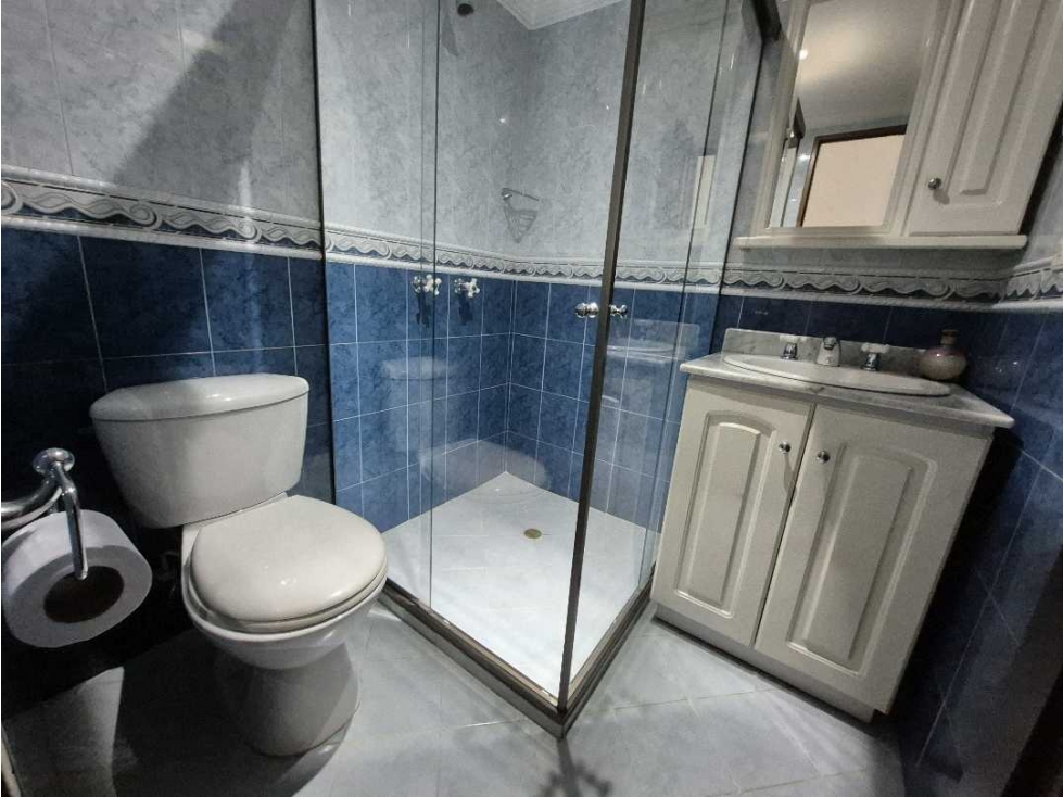 VENDO CASA DE 3 NIVELES EN SABANETA A UNA CUADRA DEL PARQUE — foto 4