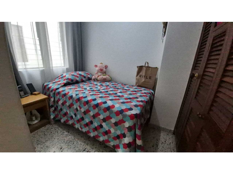 VENDO CASA DE 3 NIVELES EN SABANETA A UNA CUADRA DEL PARQUE — foto 5