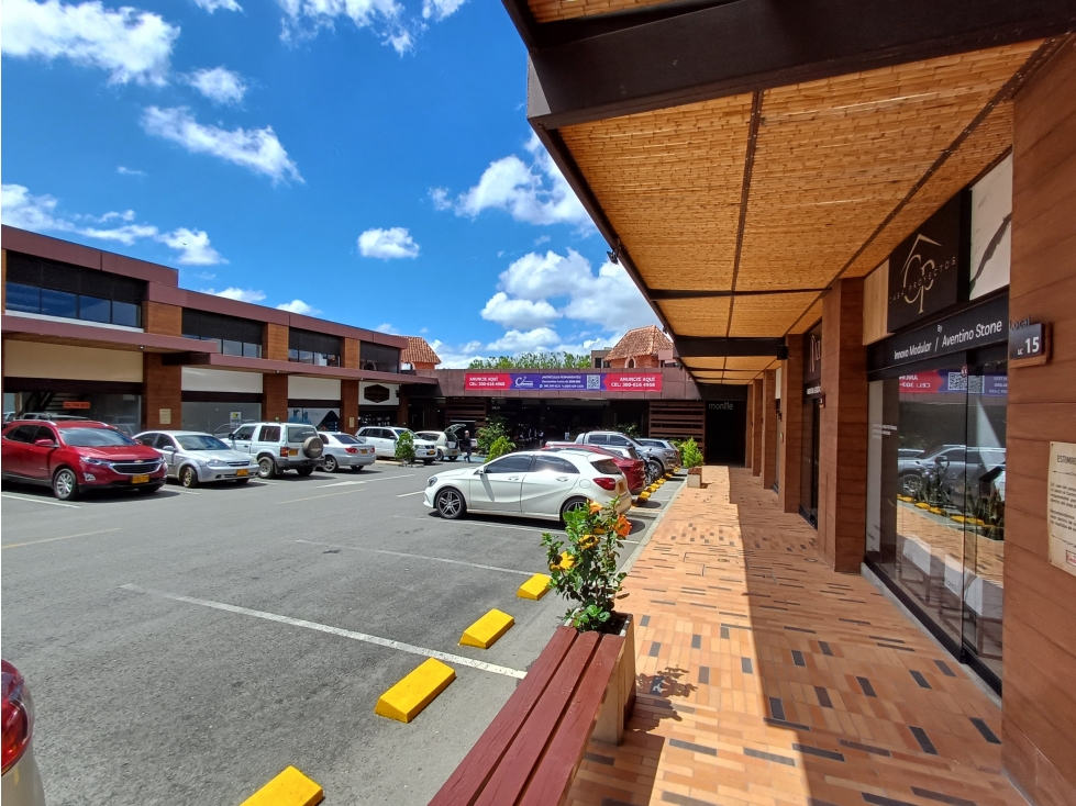 LM Local Comercial La Ceja Mall Cantarrana