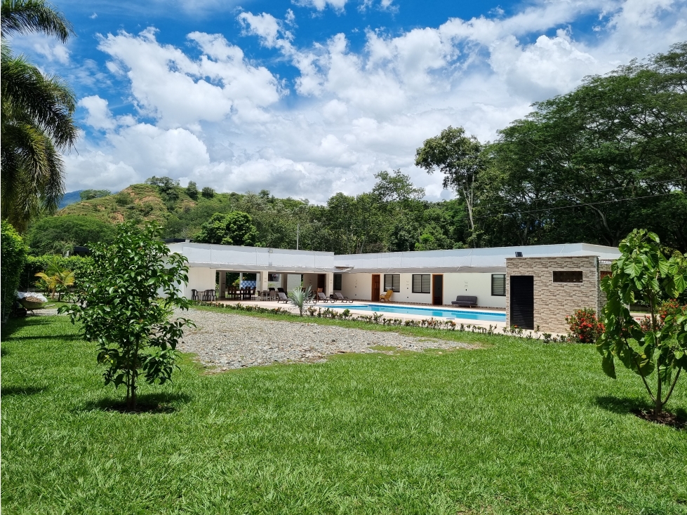 Hermosa finca cerca al Exito de San Jerónimo — foto 2