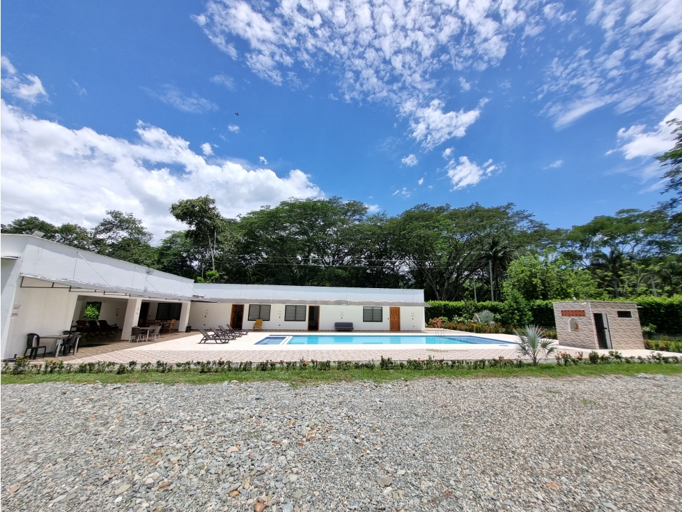 Hermosa finca cerca al Exito de San Jerónimo — foto 3