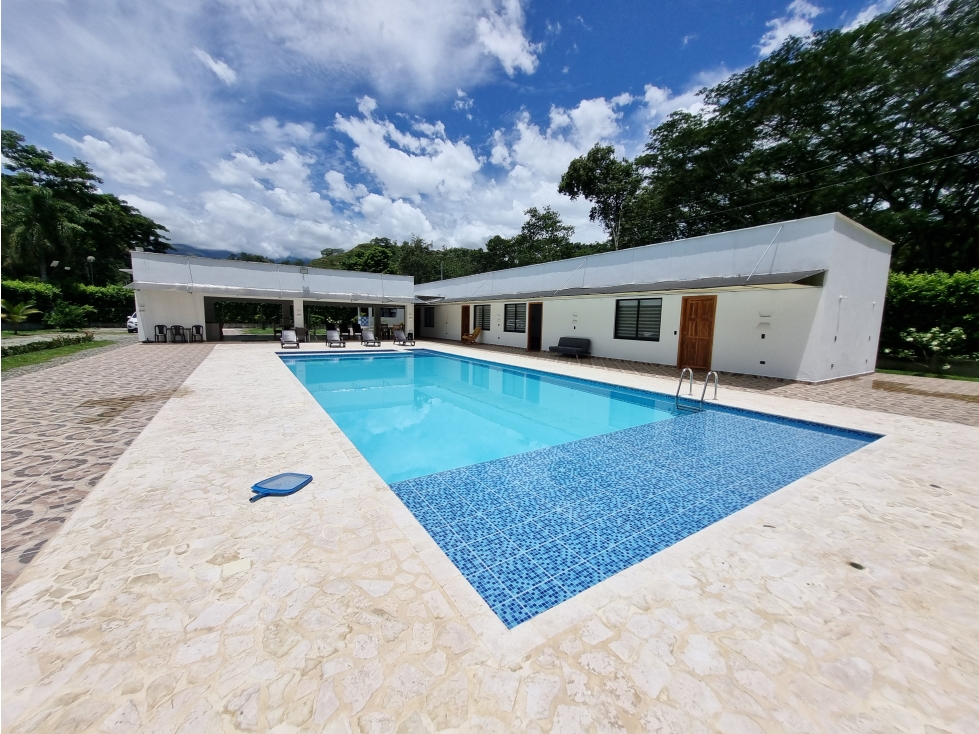 Hermosa finca cerca al Exito de San Jerónimo — foto 4