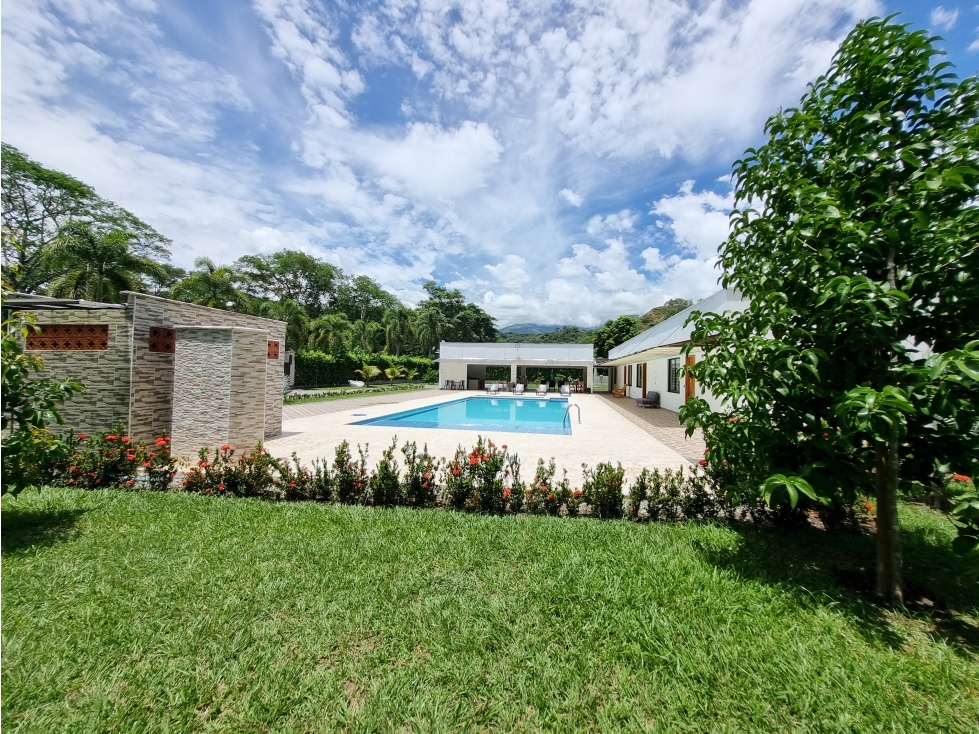 Hermosa finca cerca al Exito de San Jerónimo — foto 5