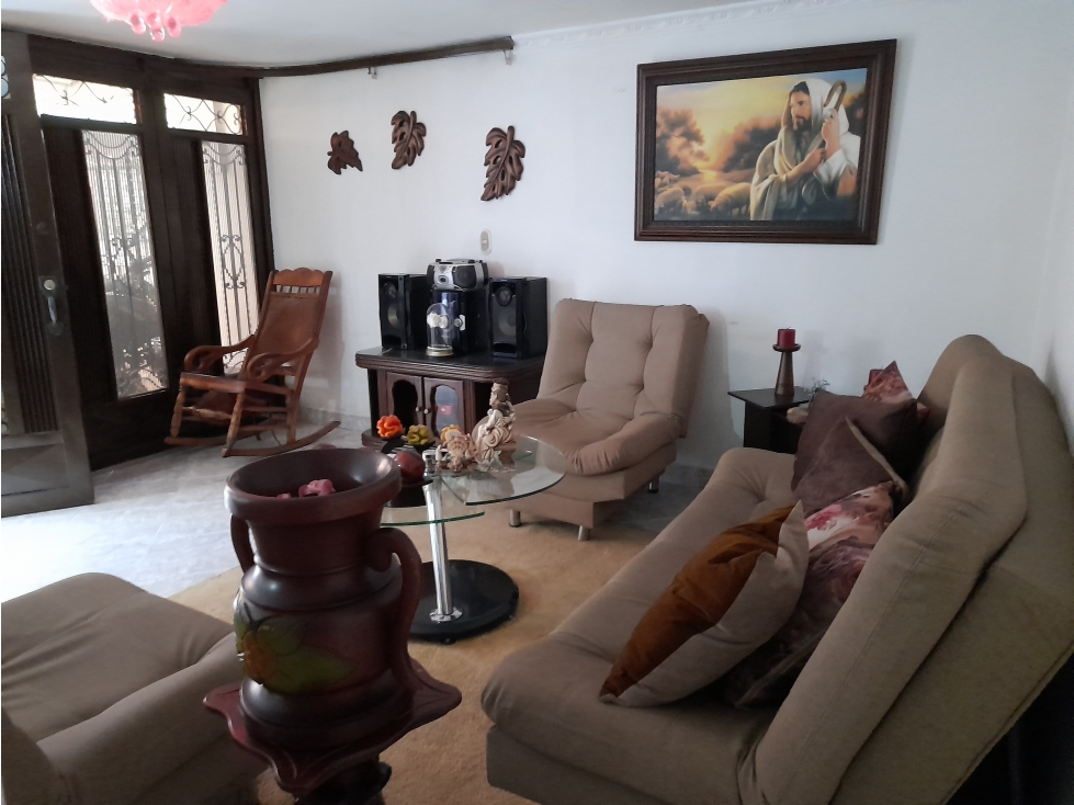 Venta de casa unifamiliar en Guayabal — foto 2