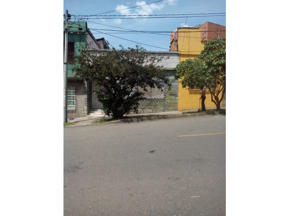 Venta de casa independiente en prado centro
