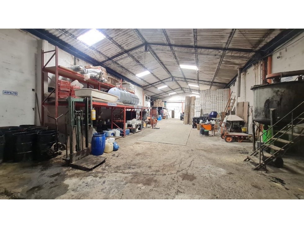 VENTA DE BODEGA EN MACHADO- BELLO - 3