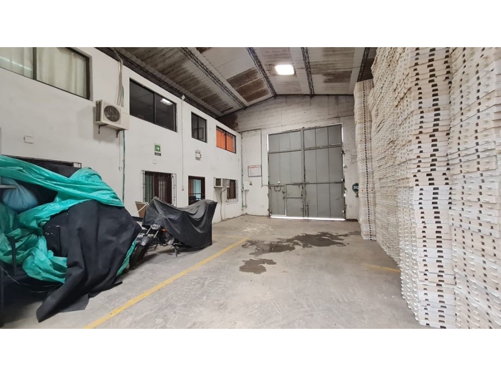 VENTA DE BODEGA EN MACHADO- BELLO - 4