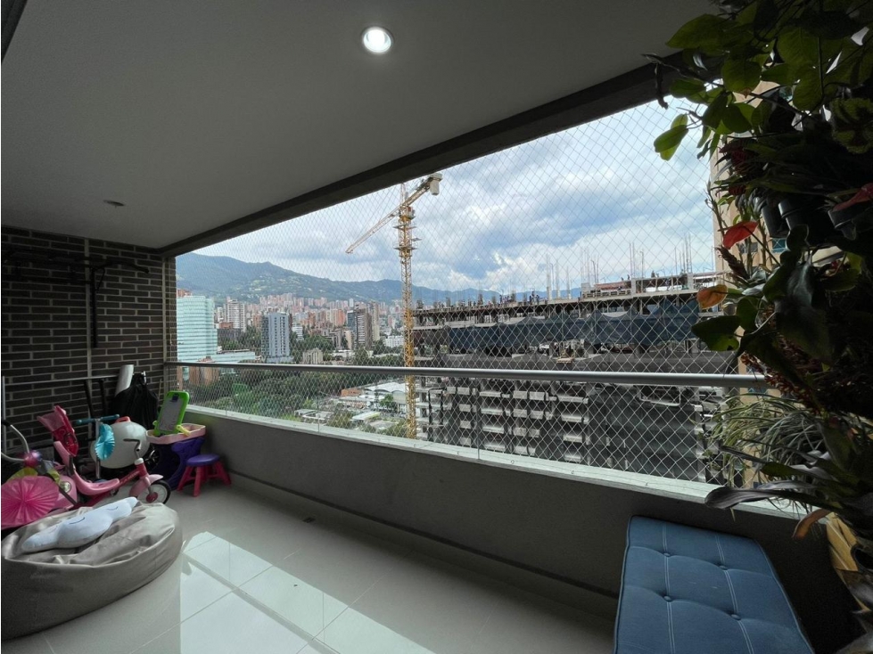 APARTAMENTO MODERNO CIUDAD DEL RIO PISO 21