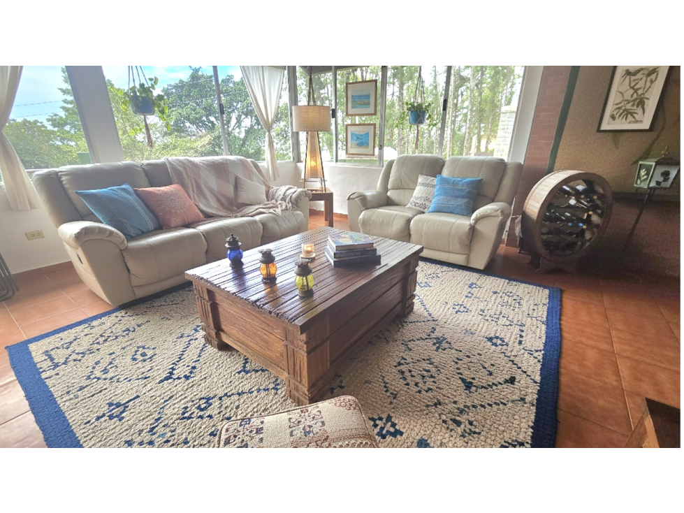 Se Vende casa en Cerro Azul (LG)