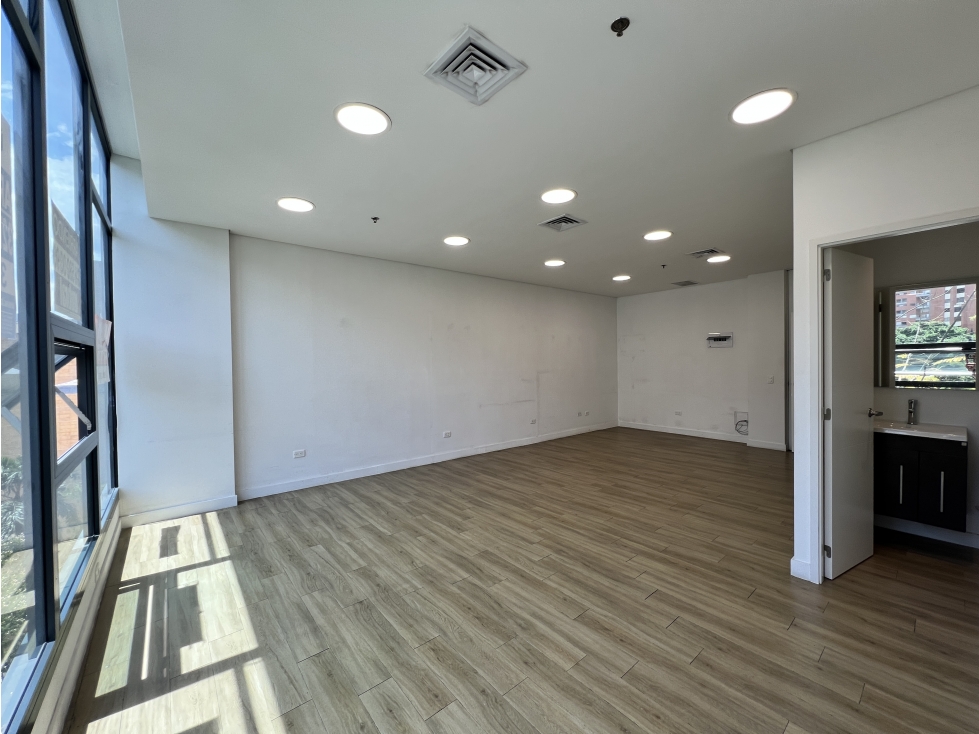 [RH] Venta de oficina en La Milla de Oro del Poblado, Medellín