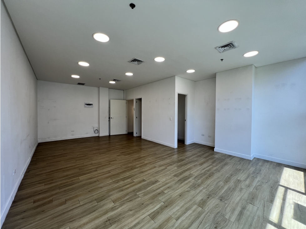 [RH] Venta de oficina en La Milla de Oro del Poblado, Medellín — foto 2