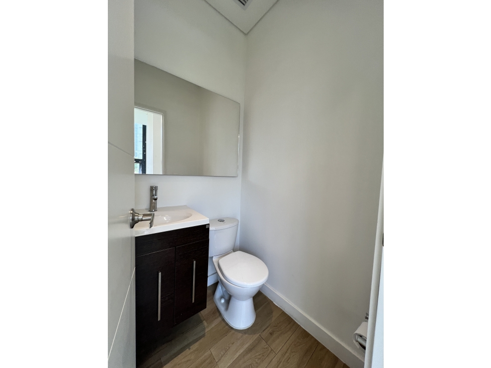 [RH] Venta de oficina en La Milla de Oro del Poblado, Medellín — foto 3