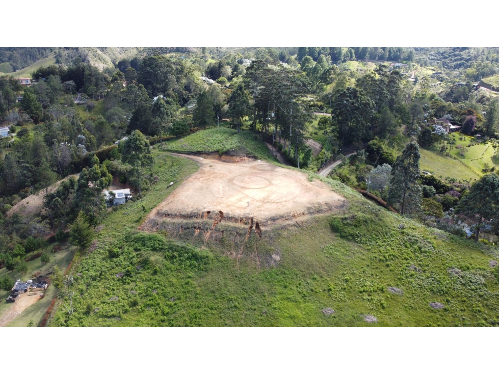 VENTA DE LOTE CON EXCELENTE VISTA Y OPCIONES DE PARCELAR EN EL RETIRO — foto 2