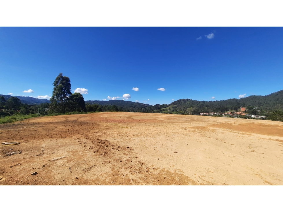 VENTA DE LOTE CON EXCELENTE VISTA Y OPCIONES DE PARCELAR EN EL RETIRO — foto 4