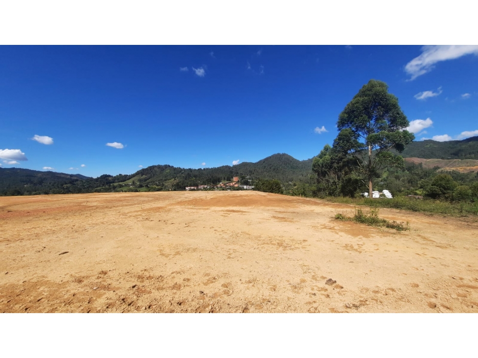 VENTA DE LOTE CON EXCELENTE VISTA Y OPCIONES DE PARCELAR EN EL RETIRO — foto 5