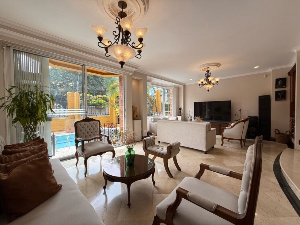 VENTA DE AMPLIA Y EXCLUSIVA CASA EN EL ESCOBERO EN UNIDAD CERRADA — foto 2