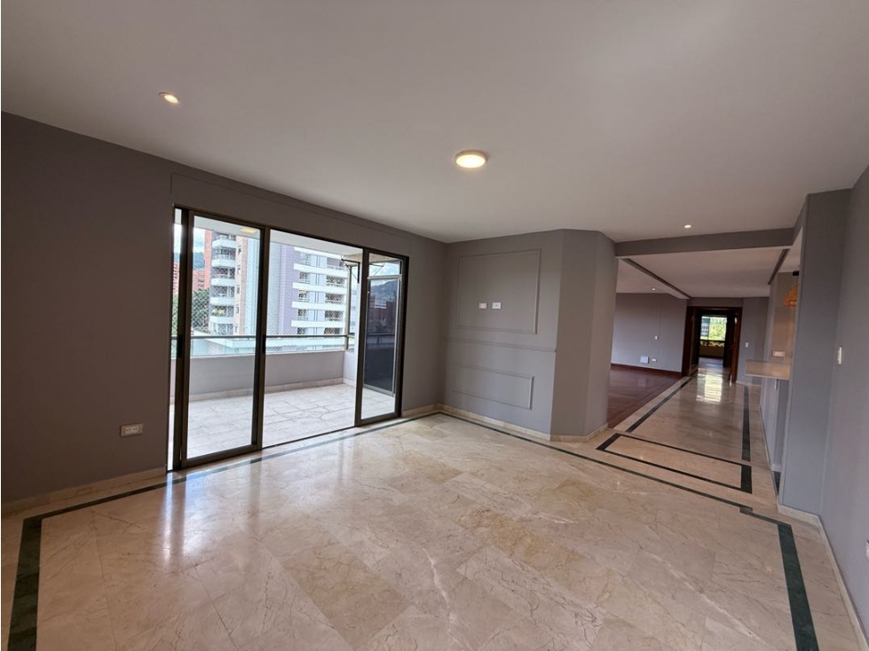 VENTA DE EXCLUSIVO APARTAMENTO EN EL POBLADO | LOMA DE LOS PARRA — foto 2