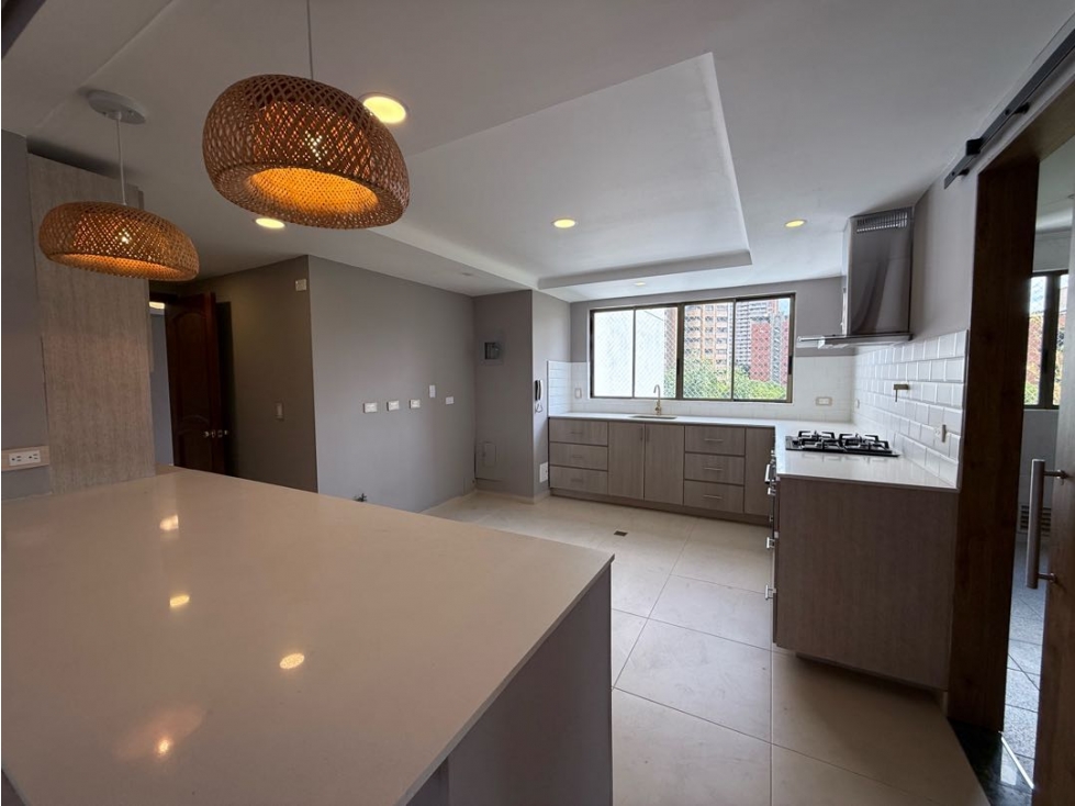 VENTA DE EXCLUSIVO APARTAMENTO EN EL POBLADO | LOMA DE LOS PARRA — foto 4
