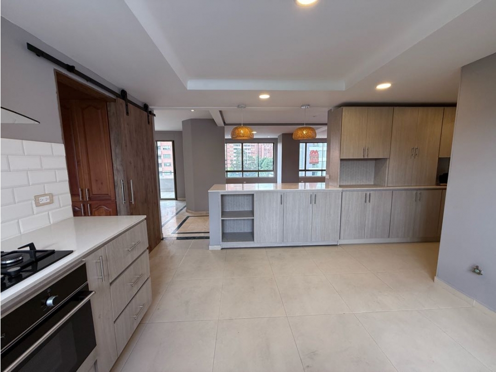 VENTA DE EXCLUSIVO APARTAMENTO EN EL POBLADO | LOMA DE LOS PARRA — foto 6