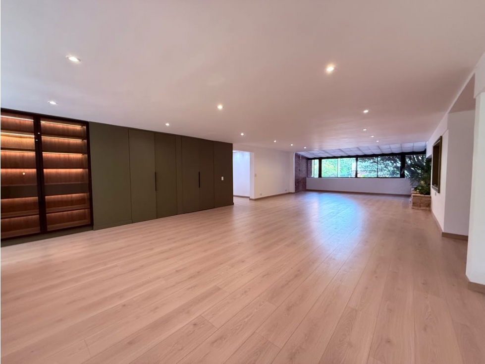 VENTA DE APARTAMENTO COMPLETAMENTE REMODELADO EN CASTROPOL | MEDELLÍN — foto 4