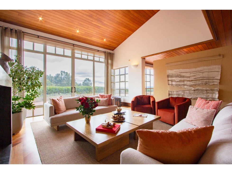 CASA EN ARRIENDO MONTEARROYO