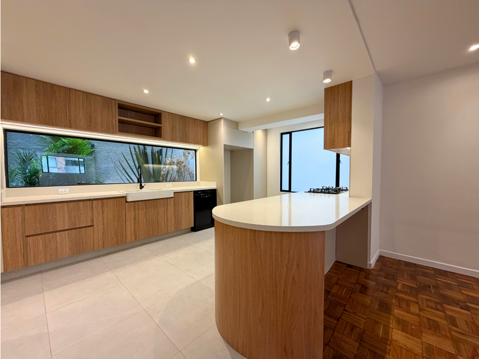 Apartamento con terrazas 100% remodelado en Rosales — foto 5