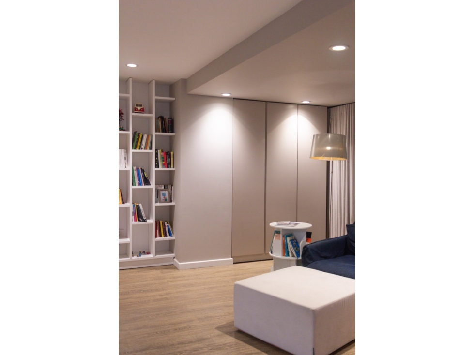 VENTA DE APARTAMENTO EN EL POBLADO SECTOR EL TESORO,REMODELADO. — foto 3