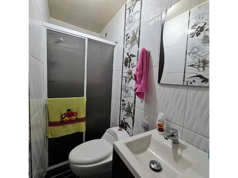 SE VENDE CASA UNIFAMILIAR EN ALFONSO LOPEZ 3 ETAPA T.P 9713202 — foto 2