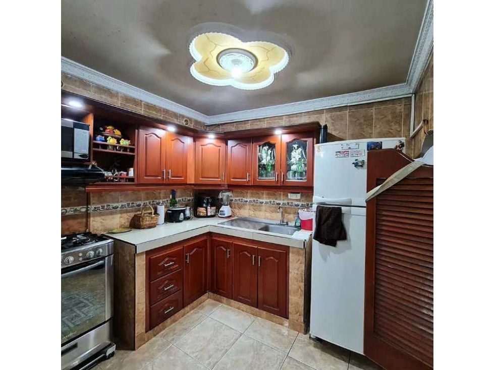 SE VENDE CASA UNIFAMILIAR EN ALFONSO LOPEZ 3 ETAPA T.P 9713202 — foto 5