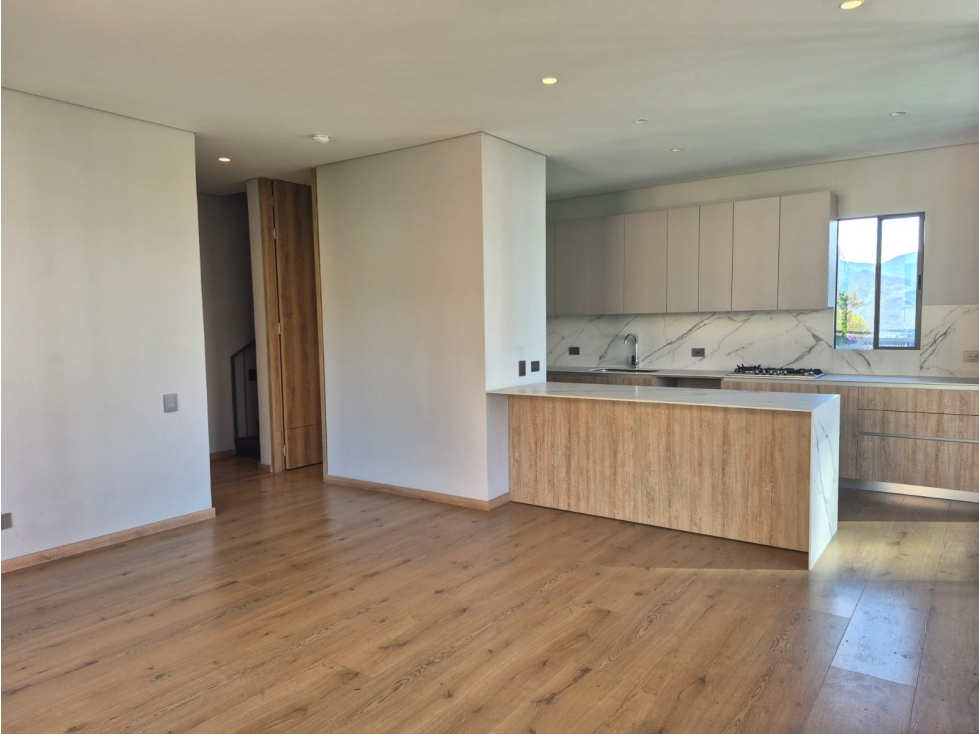 VENTA DE APARTAMENTO EN POBLADO CASTROPOL