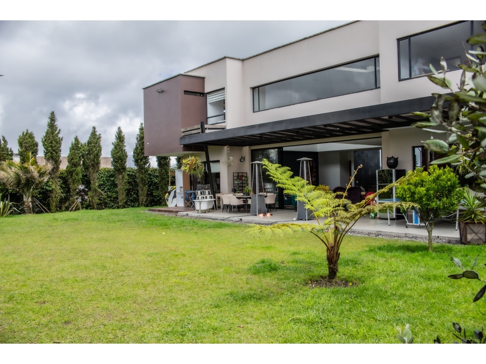 VENTA DE CASA EN EL ALTO DE LAS PALMAS, ENVIGADO
