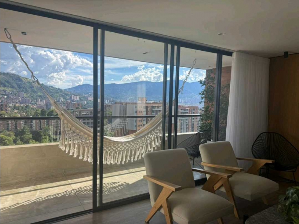 VENTA APARTAMENTO REMODELADO LOMA DEL ESMERALDAL, ENVIGADO — foto 2