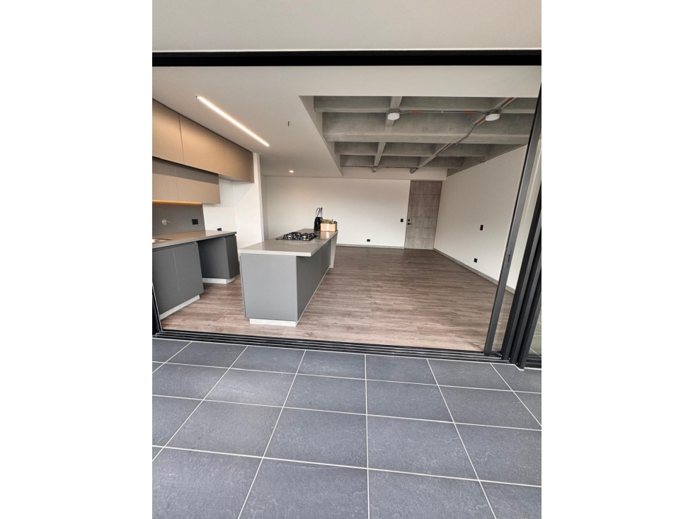 VENTA DE APARTAMENTO EN LA LOMA DE LOS MESA, ENVIGADO. — foto 3
