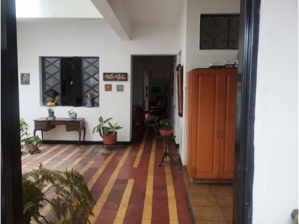 Vendo edificio en prado