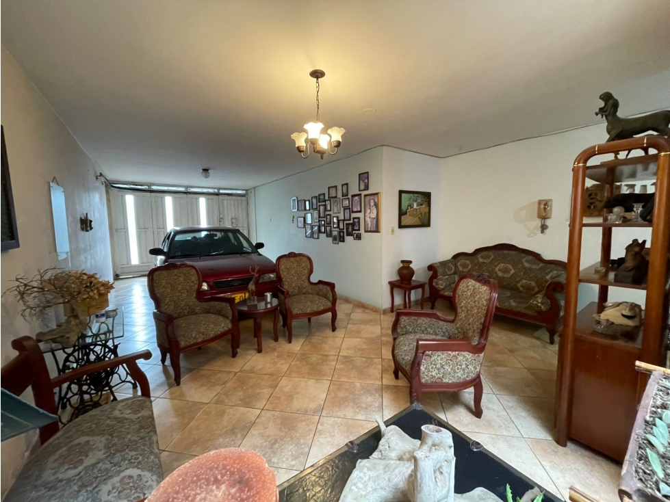 VENTA CASA PRIMER PISO PH EN LA CASTELLANA