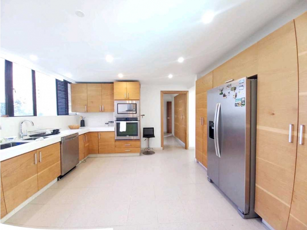 APARTAMENTO EN VENTA MEDELLÍN EL POBLADO LOMA DE LOS GONZÁLES. Dúplex — foto 3