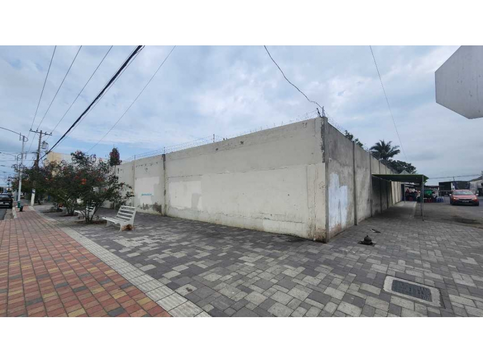 En Venta Propiedad de 2400m2 en Manta Zona Comercial